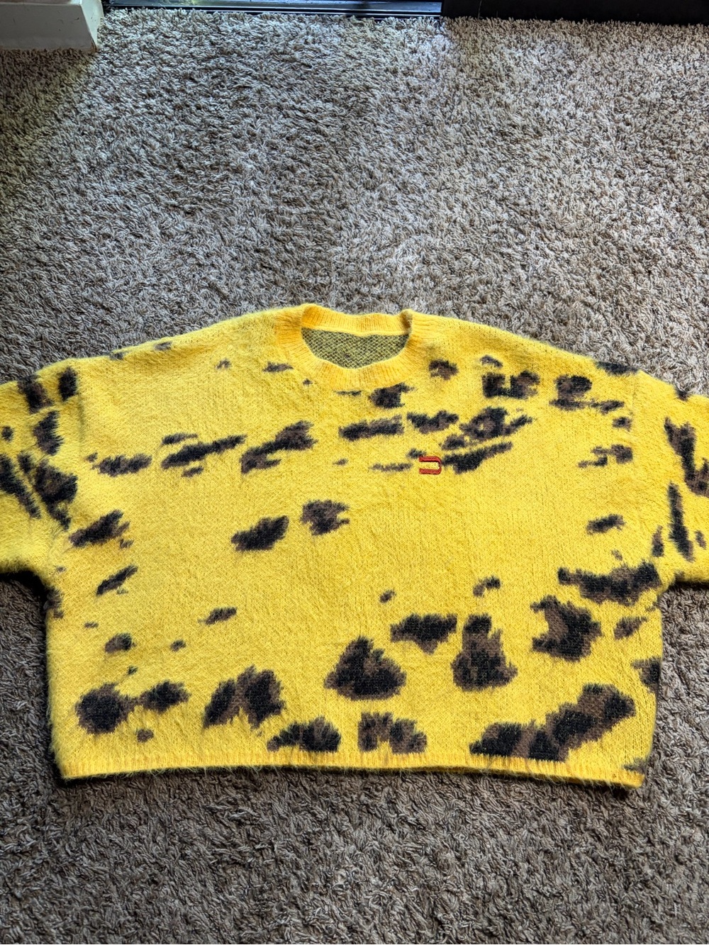 Yellow & Black Patterned Men’s Crop Top Sweater